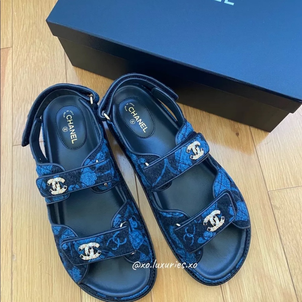 Authentic Chanel Dad Sandals(RECEIPT) Denim 20P 39 BNIB Gold Sold out